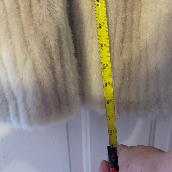 COPY - Stunning Vintage ILGWV Fur Coat/Jacket - Picture 13 of 14